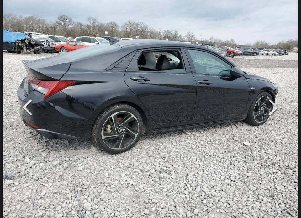 السلام عليكم
للبيع هونداي النترا N line 2023

فول مواصفات

فتحة سقف

تدفئة كشنات

بصمة أبواب + تشغيل عن بعد

‏‎رادار أمامي جانبي خلفي + تحديد مسار + مثبت سرعة ‏‎+ نقطة عمياء + فول تحكم ستيرن

3 انظمه قياده

كير DCT دبل كلج رياضي

جنطه ذكيه تفتح عند الاقتراب

مانع انزلاق

‏‎شاشة كبيرة تدعم كار بلي واندرويد اوتو

‏‎كامرة + ويل كب + لد نهاري

‏‎تحكم ستيرن فول+ كروز سرعة + دسك خلفي

سستم صوت مكون من 6 سماعات Bose + مكبر صوت داخلي يعني صوت عبالك كاعد بسينما

اوتو بريك يعني من تقترب من سيارة زايد توكف من وحدها + تحسس للازدحامات
رادار جانبي اذا كسرت ع احد السياره ترجع نفسها
يعني سياره متخليك تسوي حادث 😅

‏‎محرك 1600 تيربو دبل كلج يعني السيارة حرفيا طيارة

وبعد بيها مواصفات

السيارة حادثها جاملغ وباب السايق
وهنا بالعراق انطخت من وره صلحتها بس ماصبغتها واضح بالصورة
رقم الشاصي kmhlr4af8pu442391

السعر 155 الشراي فقط يتصل

للاستفسار واتساب او اتصال ***********

مكاني بغداد - القاهرة
