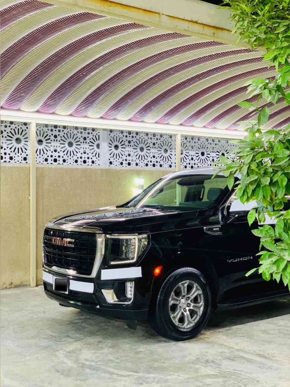 السلام عليكم

بعد التحية والتقدير 

للبيع يوكن SLA

‏GMC YUKON2023

  وكالة المنصور  كفاله عامه من كل شي 

السيارة  بحالة الوكالة رقم بغداد ابسمي 

 المــــــواصـــــفــــات :

- محرك V8. 5/300 

- شاشات مع hdmi

- تبريد ٣ قطع

- وايرلس كاربلاي
داتشو

- مراية كامرة

- كامرات 360 درجة

- حساسات امامية خلفية

- تشغيل واطفاء اوتو

- ثلاجة توصل درجة حرارة سالب ٥

- رادار

- نضام المحافضة على المسار

-
-

- هاندبريك كهربائي

- شاشة عرض معلومات على الجامة

- نقطة عمياء

- نضام مراقبة الدسكات

- نضام مراقبة فلتر الهوا
- 
- مستشعر كشنات خلفية
- 

- تصعيد وتنزيل كراسي الصف الثالث كهرباء

- تشغيل عن بعد

- منافذ تايب سي امامي وخلفي وصف الثالث

- كشنات الوسط تنطوي كهربائي ويدوي

- نضام فتح الصندوق بواسطة القدم

مكان السيارة بغداد
***********
