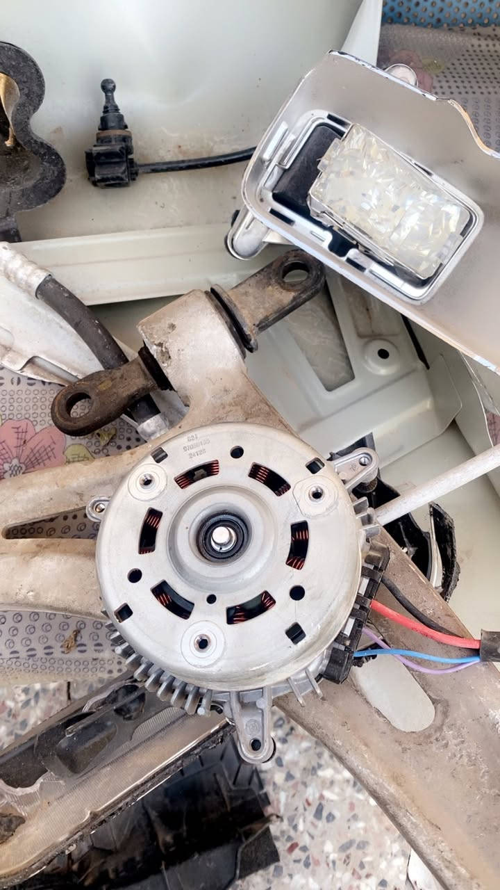 زوج تايرات بيرلي قياس 235/45/18  انتاج 24 جدد ما ماشيات 
غراض k5 2025 ماطور مروحة اصلي جاملغ وفسفورة 
***********
