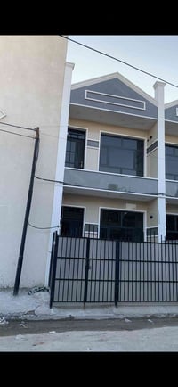 بسم الله الرحمن الرحيم  مشتمل50 متر للبيع🏡🏡🏡  واجهه الواحد :: 4 متر  ن...