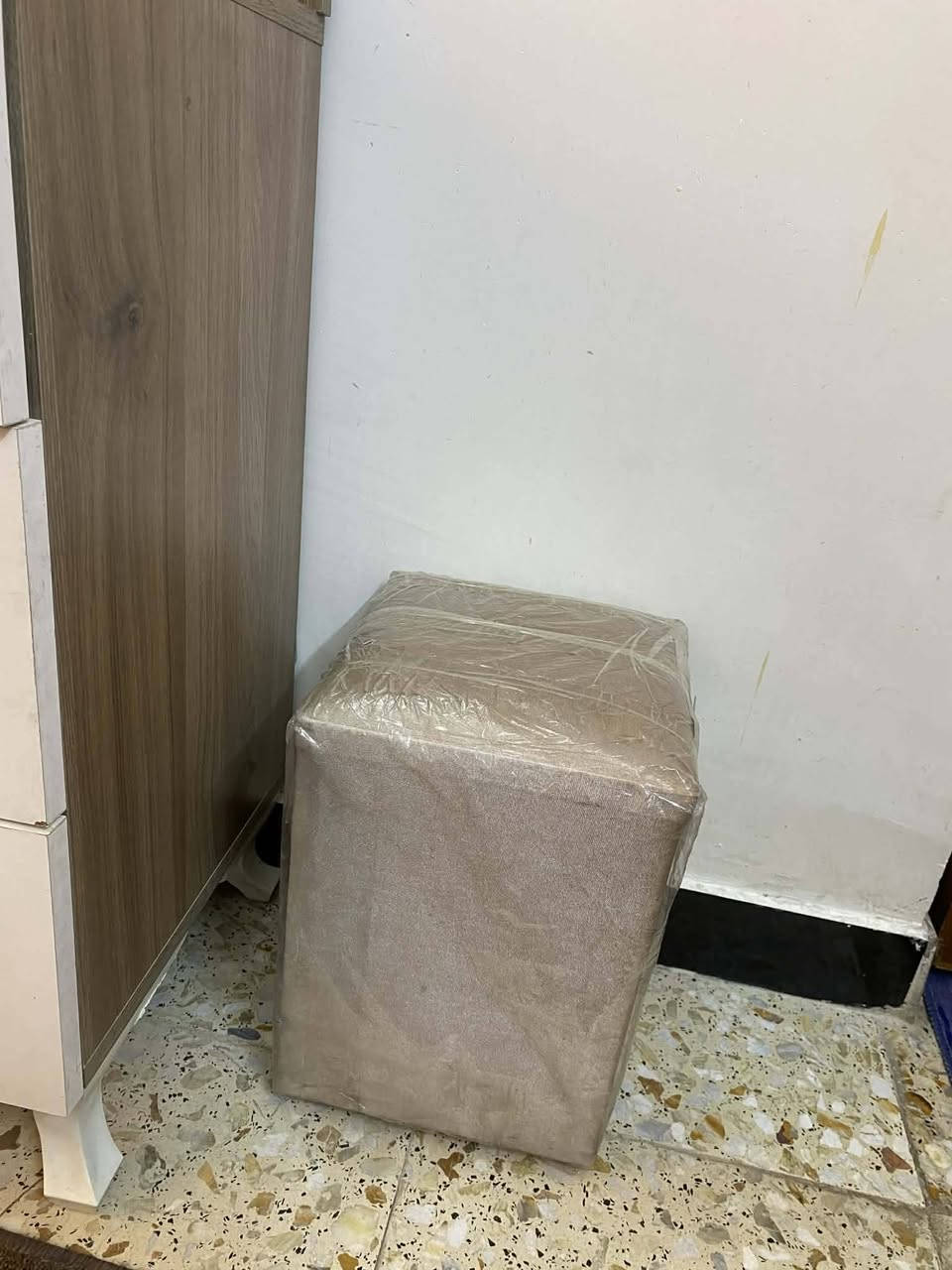 غرفة تركية ٧ قطع مع دوشك نظيفه السعر ٣٥٠الف المكان الشالجية للاستفسار الاتصال ***********
