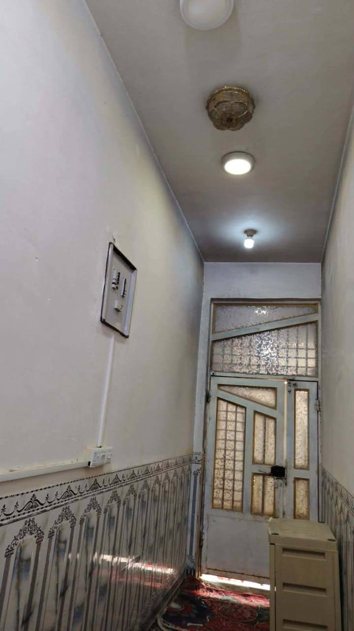 #بيت_للبيع 
المكان / حي الباقر 
مساحة / 100 م داخل فرع المحلات الزرق 
يتكون / من غرفة نوم وصاله واستقبال وصحيات 
ملاحظة اذا اكو بيت مرواس بالسيديه يتم المراوس 
____________________________________________
للأستعلام والاستفسار:
موقع المكتب / الشطرة - قرب مدرسة الحدباء -
مجاور حسينية خدام ال محمد
*********** مرتضى العلي
*********** علي ايهاب
*********** سيد حسين
