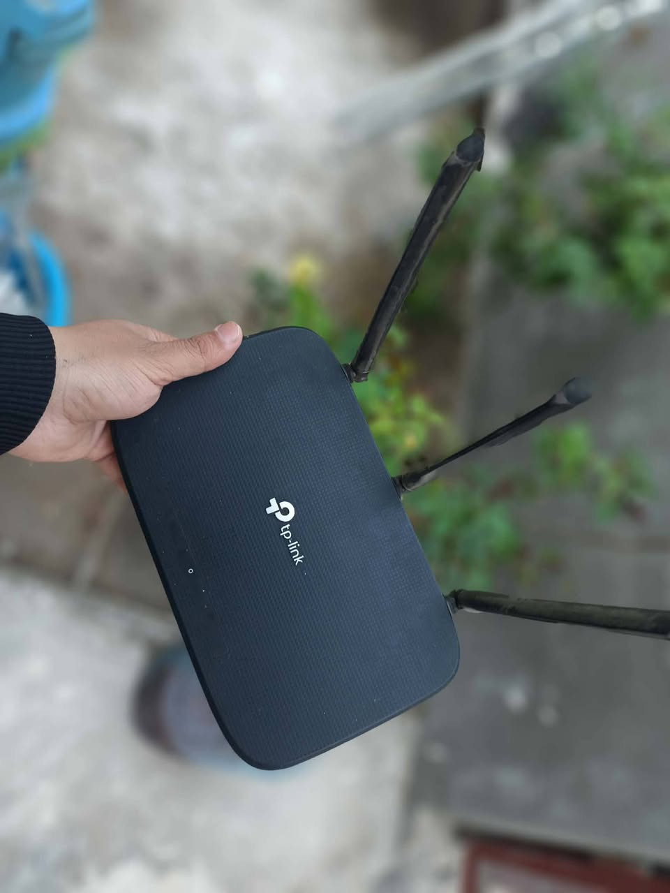 السلام عليكم راوتر وصحن اصليات  للبيع نضيفات بدون فيش مابيهن ثنينهم ب45          

***********👍
