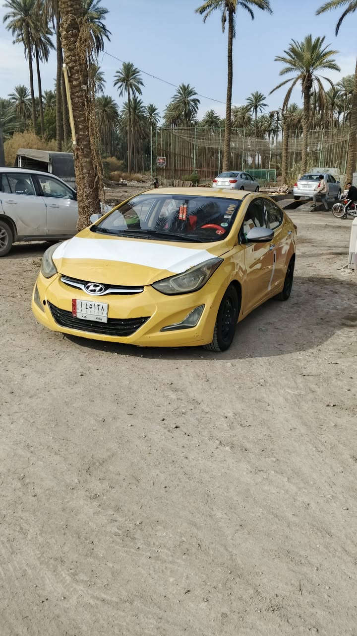 البيع او مروس حسب القناعة        السلام عليكم موديل 2012 محرك وكير مكفولت تخم تير جديد بتري جديد السياره جهزه كهربية  كله شغال مكاني بابل محاويل هيه وغرمات مصفره شرط التحويل خليجيه السياره تبريد قطعتين مامتوجد عله فيس *********** السعر 85وبيه مجال
