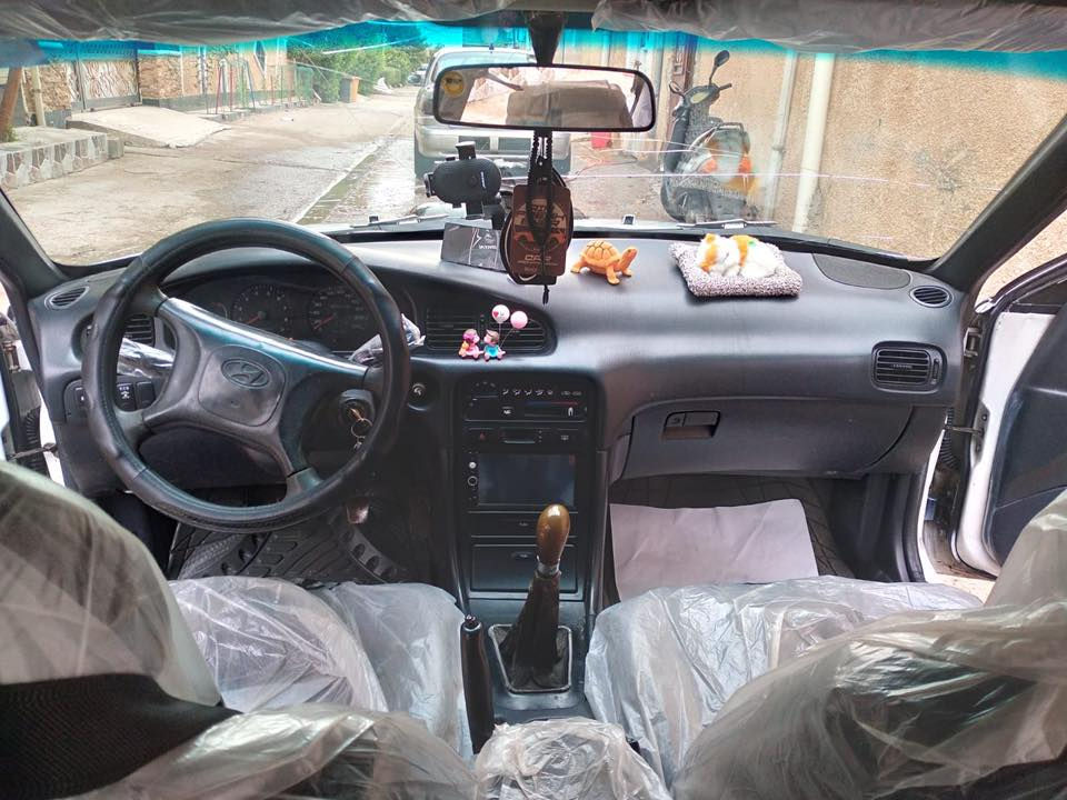 السلام عليكم سوناته ٢للبيع موديل ٩٣ مصبوغه عام لجماليه بدون ضربه كير مكينه بشرط كير عادي تبريد نقصه غاز تدفئه بيه كهربائياته كله شغاله لايت زنون رقم بغداد أنكليزي بااسمي سنويه ٣٠ السعر ٥١ وبيه مجال  اتصال ع رقم ***********
