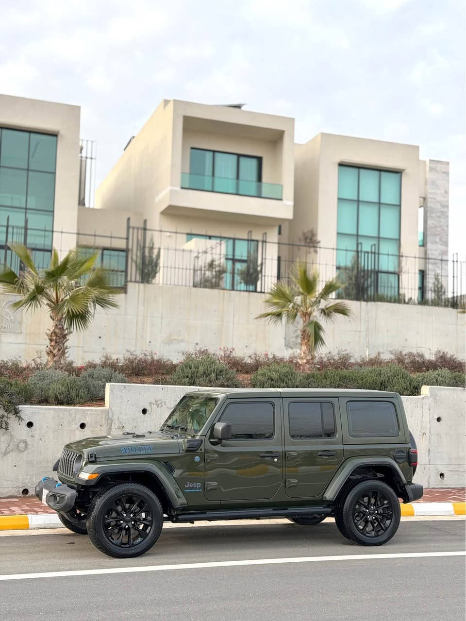 jeep wrangler 2023
نموونە لە جوانی
پلەگین هایبرد
هایبرد + کارەبا + بەنزین
٤ بستۆن 
٣٧٥ هۆرس پاوەرە 
٢ دەرگای بۆیاخە بێ ئێرباگ
سەقف و پۆستالی لە رەنگی خۆیەتی
شاشە وەصەت
٢ زۆنی تەبرید
سەماعە ئالپاین
٣ مانگی لەگەلایە بۆ رەقەم کردن بە شەرتی هەموو شتێک 
٤٠ هەزار رۆشتوە
لە سلێمانیم
٢٨٧گەلا و معامەلە
*********** السليمانية, العراق
