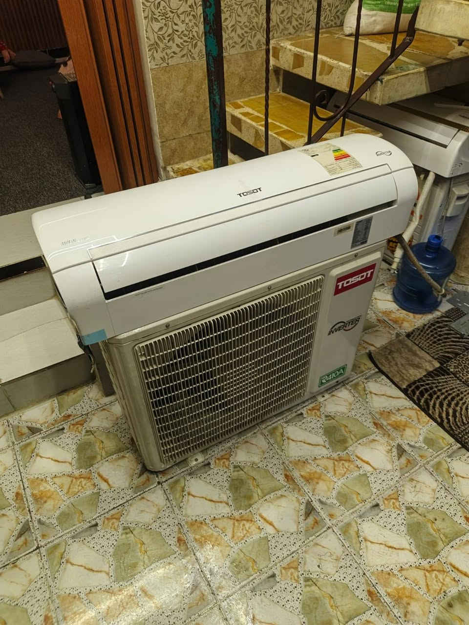 توسوت طن ونص انفيرتر جهاز نظيف كلش مع كامل اغراضه للبيع مكاني البياع ***********

