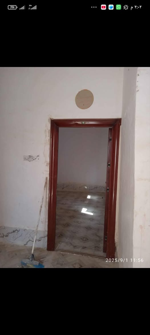 دار للبيع 
قضاء الشطره 
تقاطع شحيم الشارع الجاي للشط مقابيل حسينية الحاج كامل النداف 
المساحه 90/عگاده
2️⃣ الطابق الاول 
استقبال
 مطبخ حار وبارد
 وصحيات
 وغرفه وصاله
 ومجموعه صحية 
2️⃣الطابق ثاني صالة غرفتين صحيات 

رقم صاحب الدار 
***********
السعر 105 وقابل للتفاوض 
لا يراوس ولا يؤجر فقط بيع
