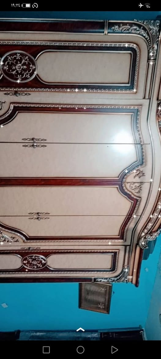 سلام عليكم غرفه خشب مصريه سعر 400 الف وبيهه مجال حك الجيه العنوان بغداد دوره ***********
