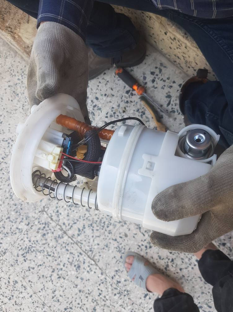 فیتەری گەڕۆک لە سلێمانی ***********بۆ کردنەوەو چاککردنی پێش و دوای سەیارەی بەنزین و گۆڕینی فیتپەمپ و تەبەڵە و بۆڵت و ڕۆت و شەمعە و بوشی عەرەبانە و بانس و فلنجە قوڵاغی گێرو قوڵاغی مەکینە و دیلەمۆ و سلف لەماڵو شوێنی کارتان یان لەهەر شوێنێ پێویستان بو پەیوەندی بکەن *********** السليمانية, العراق
