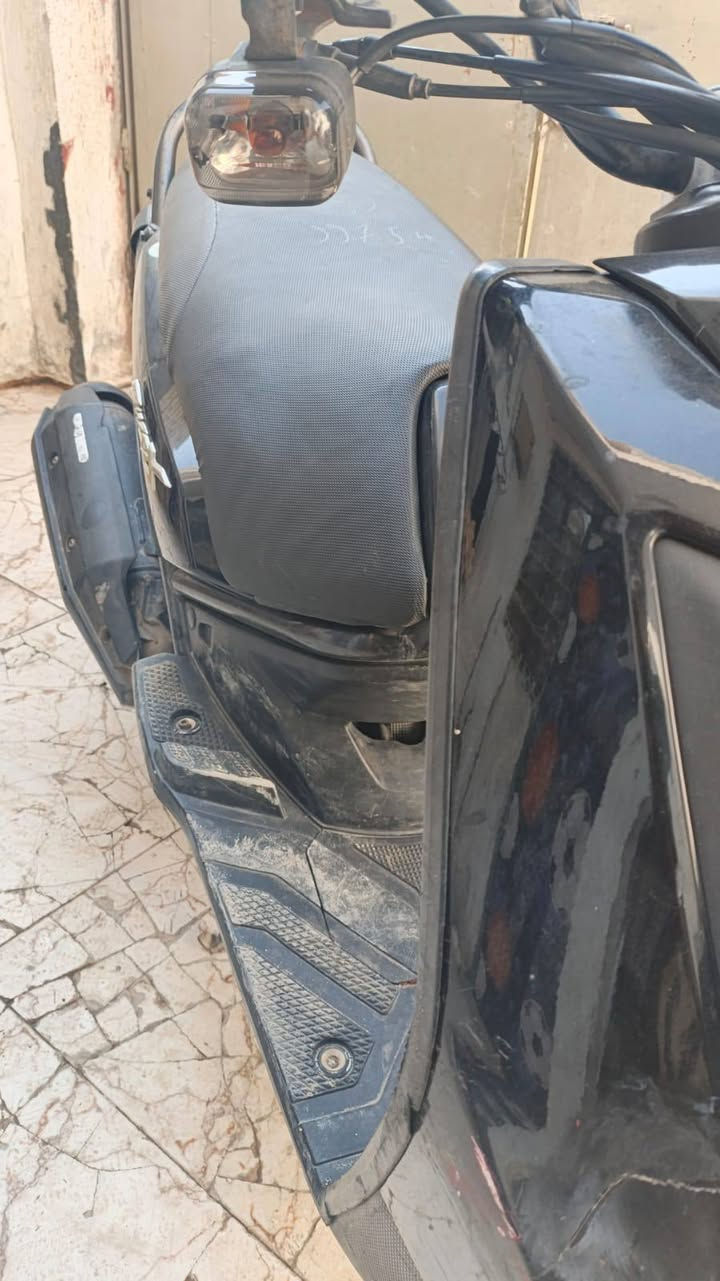 سلام عليكم سكنس جبلي للبيع
الدراجه خير من الله شلعه ومعدل تشك الكاع 
كلجات رياضي كهربائيات شغاله بلاديه 
السعر 800 وبيه مجال 
العنوان بغداد شهداء البياع سوك رضا 
اي ستفسار خاص او اتصل ***********
