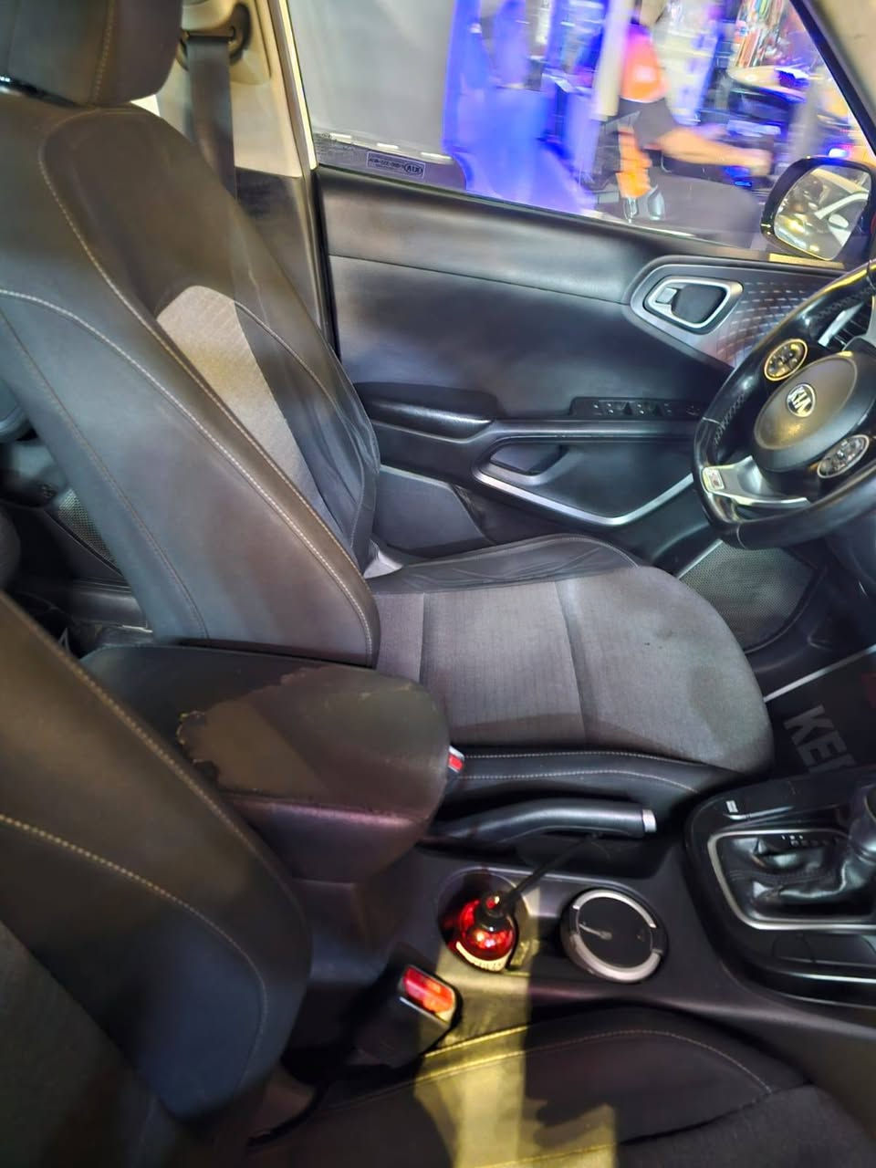 السلام عليكم 
للبيع كيا صول
2020
السياره جديده 
بيها طخه بسيطه بلجاملغ دواخل كفاله 
فئه جيتي لاين

شاشه 

كامره

راردات امامي جانبي خلفي 

ستيرن رياضي D

كشنات جديده 

مكينه 2000 دوش 

رقم بغداد انكليزي باسمي تحويل مباشر 

السعر 140 ورقه 

مكاني بغداد

الشراي يتصل 
***********
*********** بغداد, العراق
