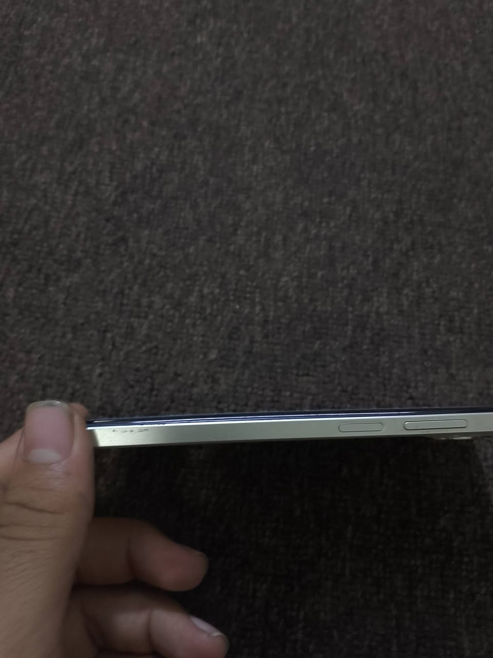 سلام عليكم عندي موبايل لبيع ريدمي سي53 ذاكرته 128 بطاريه 5000الف الكسر مالته  بل صور بس ما يثر على مو با يل الكارتونه موجودة والشاحنه موجودة و الكيبر موجودوكامرته حلوه وصوته 150يعني عالي سلاساه حلوه همين مكاني بغدادالرقم او واتساب ***********
