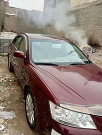 سوناته  للبيع موديل 2009 وارد أمريكي حادث جوه  قبق البانزين المكينه 6V...