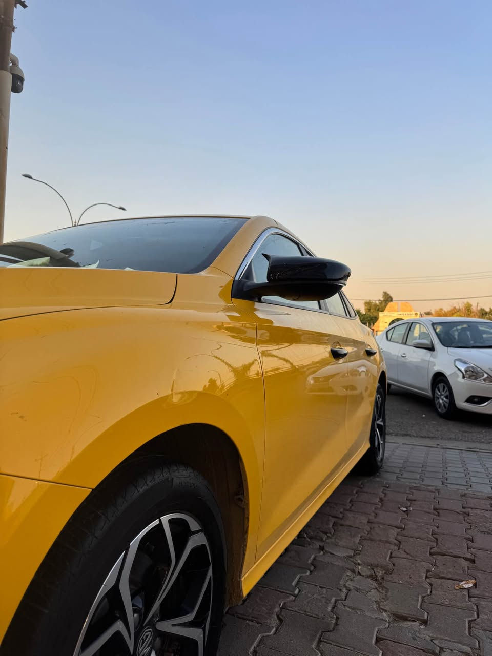 MG Gt 2023
سەیارەکی پاک و بێ کیشە
گێر مەکینەی بەشەرت بێ عەیب و نەکراوە 
سەنەوی ژینگە رەقەم هەمووی نویە 
بەناوی خۆمە سەیارەکە 
بە نزبەت سبوغ سەیارەکە یەک دەرگای سبوخە
بی ژووری بی ئیرباگ وپشت و پێش کەپس
(بی رەقەم ) رەقەمی لەگەڵ نیە رەقەمی تر لەجیات دەدەم
سعری سەیارەکەی ١١٠ وەرەقە و مەجالیکی کەم تیایە 
رۆشتنی سەیارەکە (٤٦٠٠٠کم)

***********
عرەبی 

سيارة نظيفة وما بيها أي مشكلة
 الكير والمحرك بشرط الفحص وبدون أي عيب (ما مفتوحين)
 السنوية والبيئة والرقم كلها جديدة
 السيارة باسمي (تحويل مباشر)
 بالنسبة للصبغ: بيها صبغ باب واحد فقط
 الداخل سليم (بدون صبغ)، الإيرباغات سليمة، والظهر والوجه (الأمام والخلف) كبس شركة
 (بدون رقم) السيارة تُباع بدون هذا الرقم، وأنطي رقم ثاني بديل عنه
ماشی. ٤٦٠٠٠کم
 سعر السيارة 110 ورقة (دفتر وعشر أوراق) وبيها مجال بسيط

*********** أربيل, العراق
