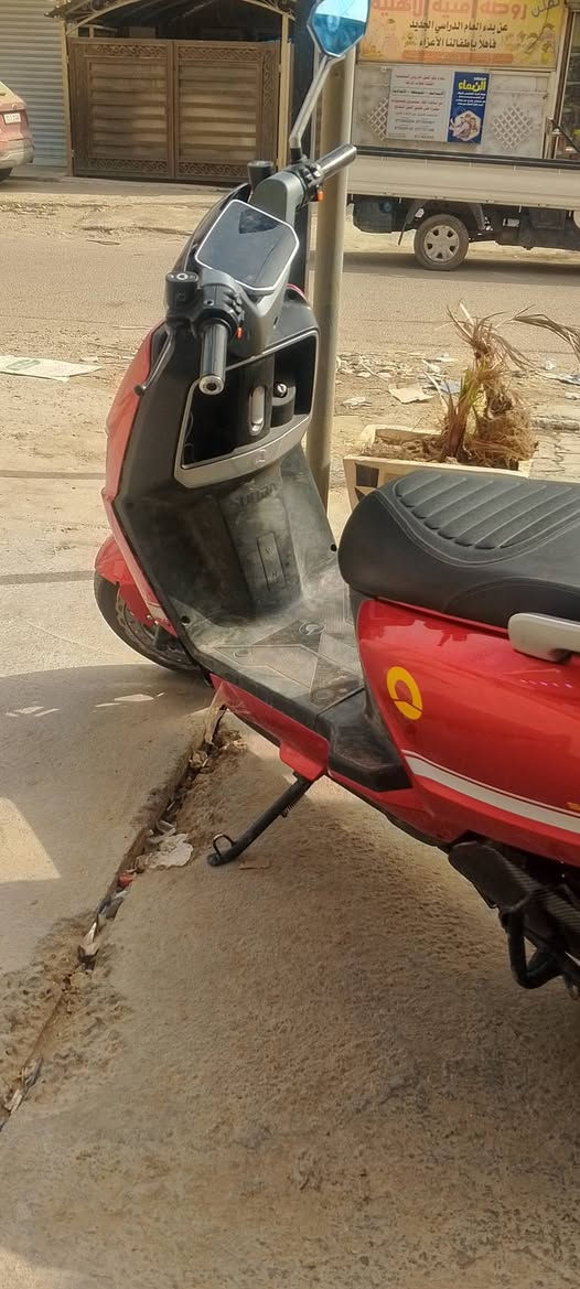 سلام عليكم دراجه شحن للبيع دراجه نضيفه بس كفرات يحتاجلها
حاس ستاند
 سرعه 88 اربع سرع
نضام R
6 بطاريات 
شاشه طلع الاعطال 
دراجه نضيفه كلشي ما بيه 
ملاحظه بس كفرات يحتاجلها 
السعر550 وبيه مجال 
العنوان بغداد البياع شرطه الرابعه شارع البالات 
رقم ***********

