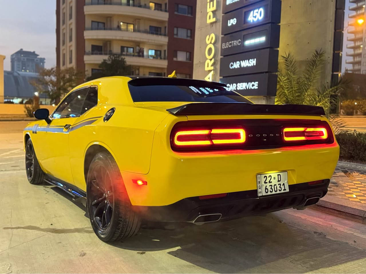 جالنجر 
موديل 2018 sxt 
محرك 3.6 
شاشه جبيره - كشنات جلد - بصمه بيبان 
تحكم ستيرن - كامره خلفيه 
كشنات كهرباء
كشنات تدفئه تبريد 
بصمه بيبان 
صبغ  جاملغين خلفي وباب 
بجم كبس 
 ايرباك فقط تكمه وحده طاك 
باسمي السياره تحويل وكاله حاضره
كير محرك شرط 
ماشيه 65 الف ميل 
رقم الشاصي موجود بالمنشور 
سعر 159 ورقه 
مكان السياره سليمانيه 
*********** السليمانية, العراق
