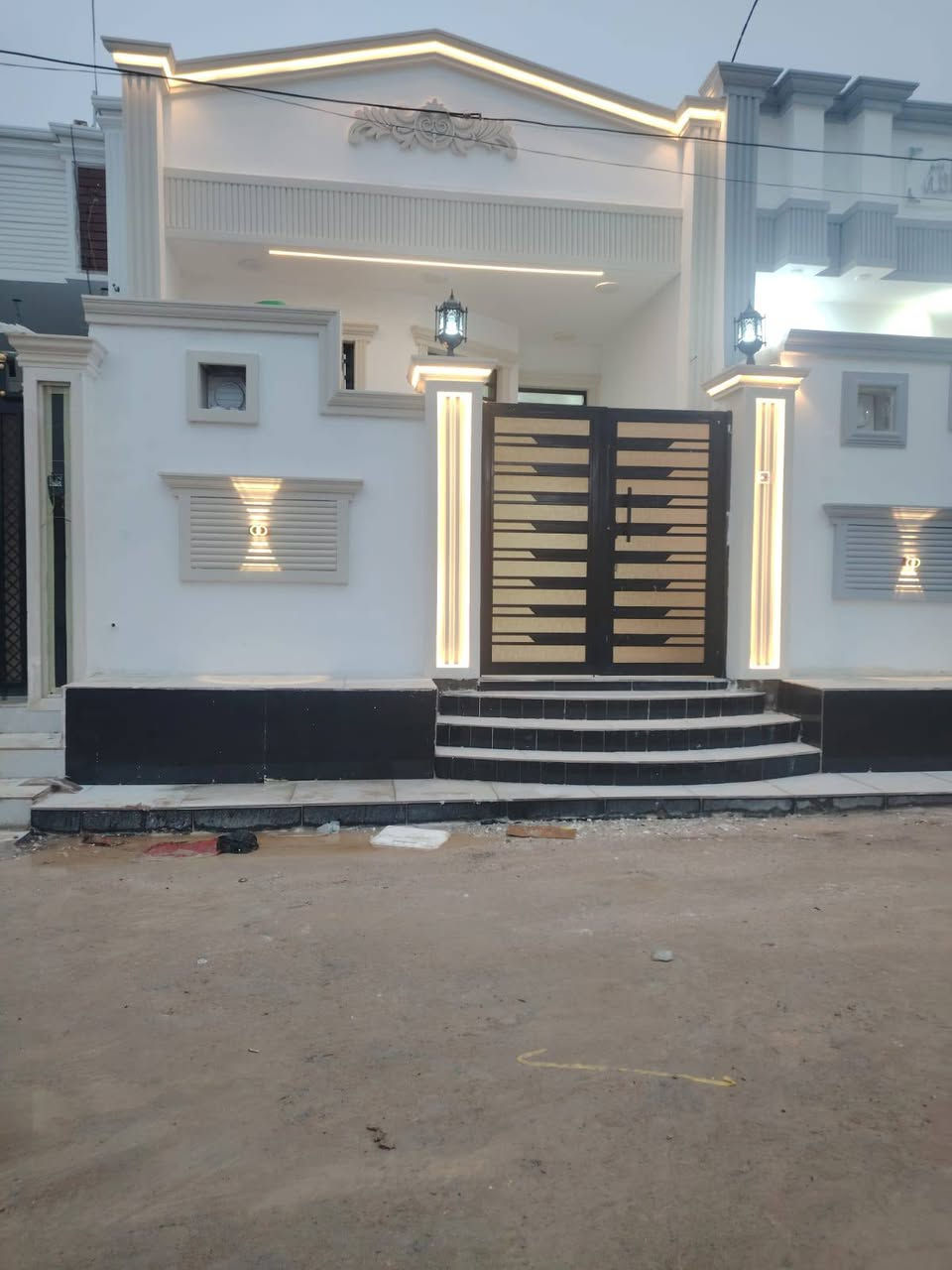 بيتين صفه للبيع منطقه حجي حسن الفرع الثالث عن اسواق العائله البناء حديث فول مواصفات تسليم مفتاح السعر مناسب للاستفسار ‏‪***********‬‏
