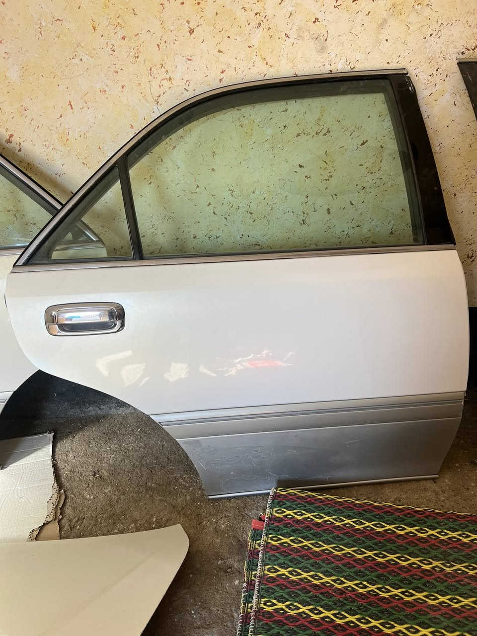 بيبان كرستال وجنطه وجامل يسره للبيع نضاف حيل وبسعر مناسب ب400وبيهه مجال ***********.     ماجاوب خاص
