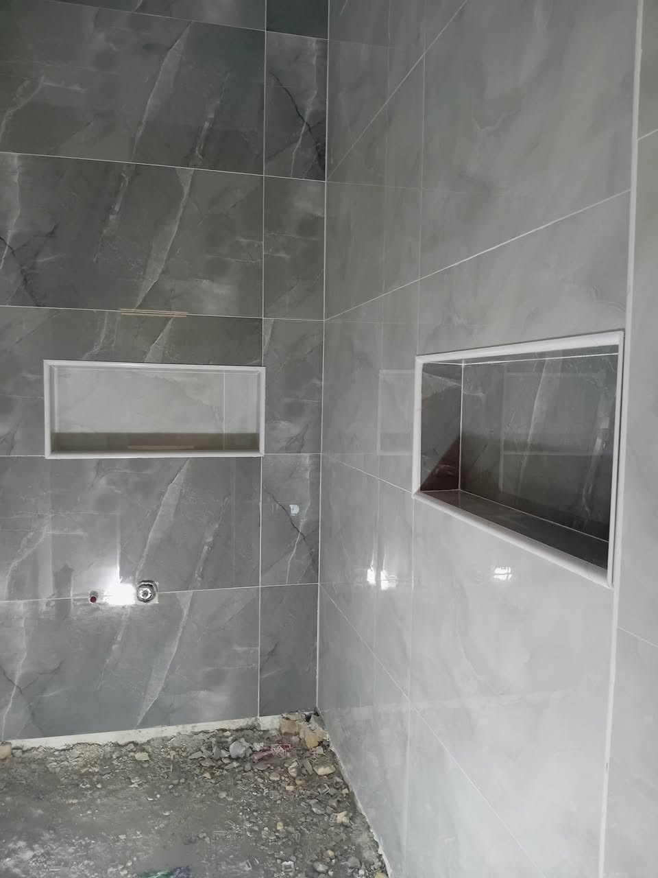 اسلام عليكم خلفه سيراميك شغل درجه وله أرضي جداري علا ٨المتر متفرغ للعمل مكاني جزيره شارع زين العابدين هاذرقمي بي وتساب ***********
