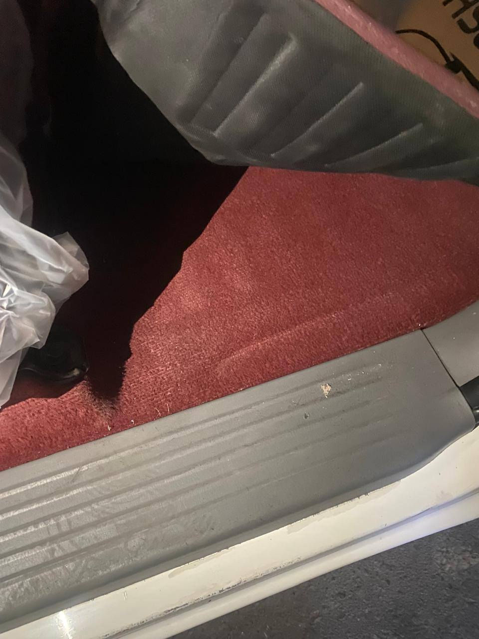 السلام عليكم للبيع بيكم هايلوكس موديل 2011 مكينه كير مكفول كير اوتوماتيك  بيها بس صبغ فقط دعاميه أماميه وباب البدي مكانها بغداد الشعب السعر 175بيها مجال بسيط  واي استفسار الاتصال على الرقم ***********
