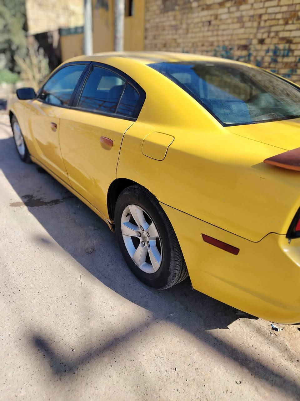 للبيع دوج تشارجر 2011 6سلندر اصل مشمشي ضربه بجم وبنيد مبدل
ماشية 360الف مكينة شادله موديل 2014 كير نضيف
 تبريد تدفئه شغالة لايت زنون الحدادية جاهزه

رقم انكليزي بسمي

سعر 120 وقابل للتفاوض ***********

المكان السيارة الديوانيه
