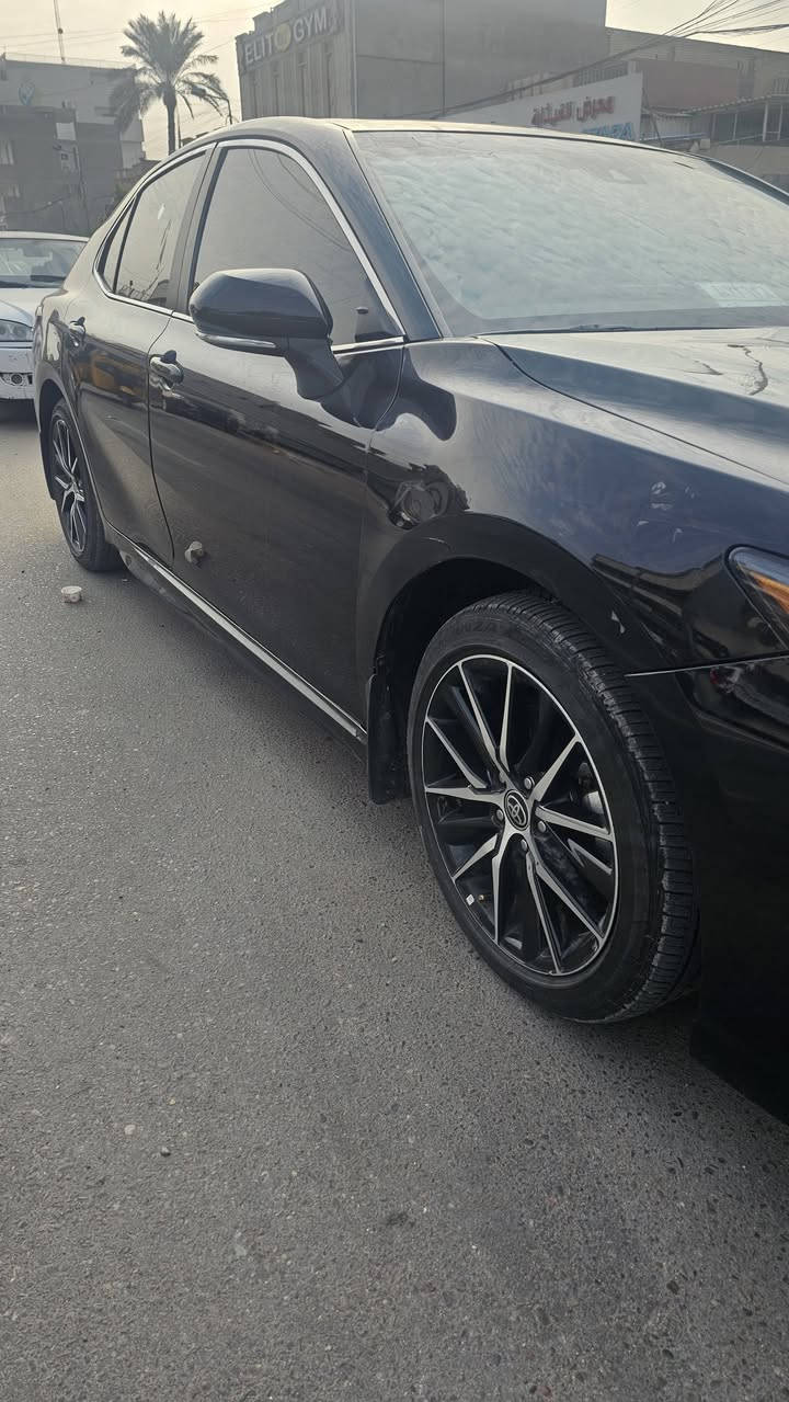 سلام عليكم
كامري ٢٠٢٤ بانزين se بلس دخول جديد ماشية ٢٨ بيها تبديل بنيد فقط سيارة فول مواصفات وموضحة بالصور رقم فحص مؤقت السعر ٢٢٠ ورقة 
للاستفسار
***********
