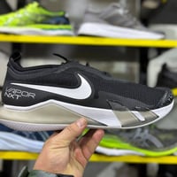 ماركة NIKE حذاء لعب صالات شرط أورجينال وشرط النظافه اسم مستخدم  قياس خ...