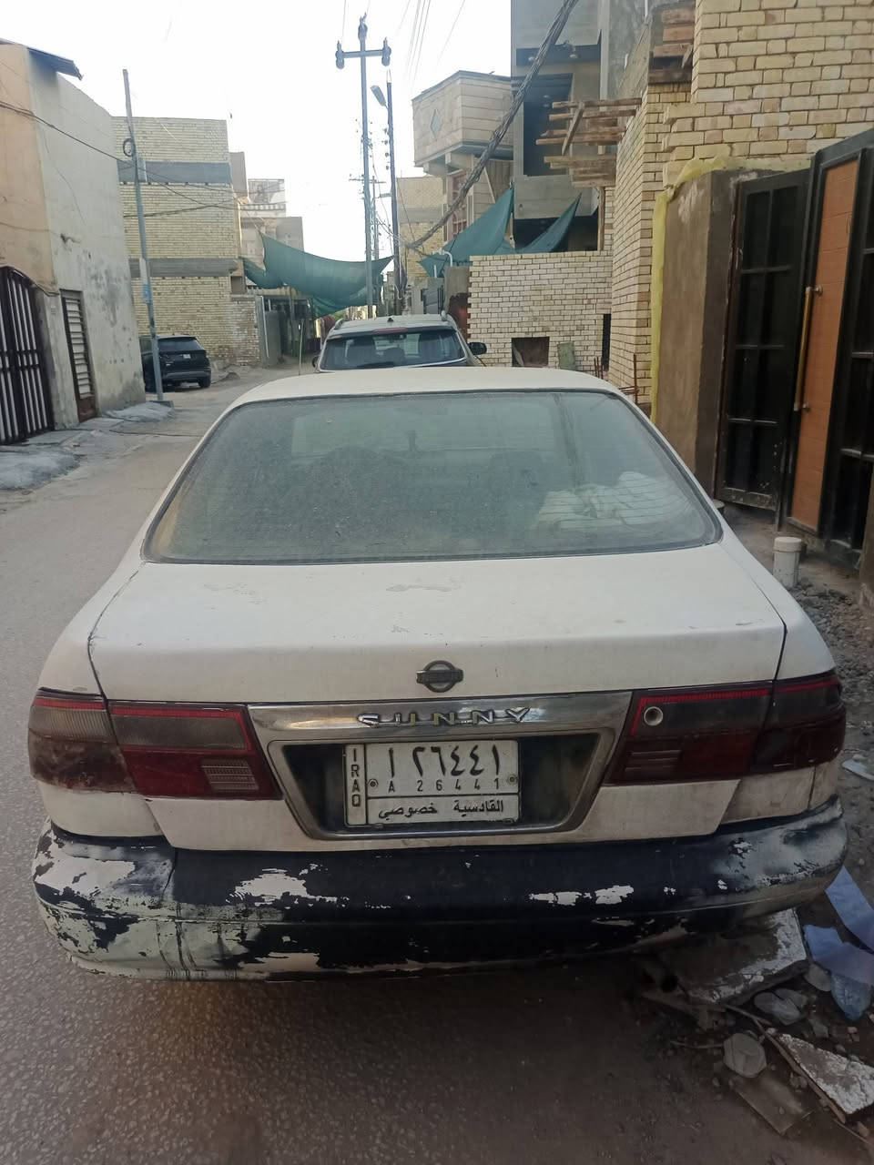 سلام عليكم 
نيسان صني موديل 2000 
سعر 17
مكاني بابل 
***********
ملاحظه/ السياره متروكة مامشغلها 
مداور ثاني يوم
