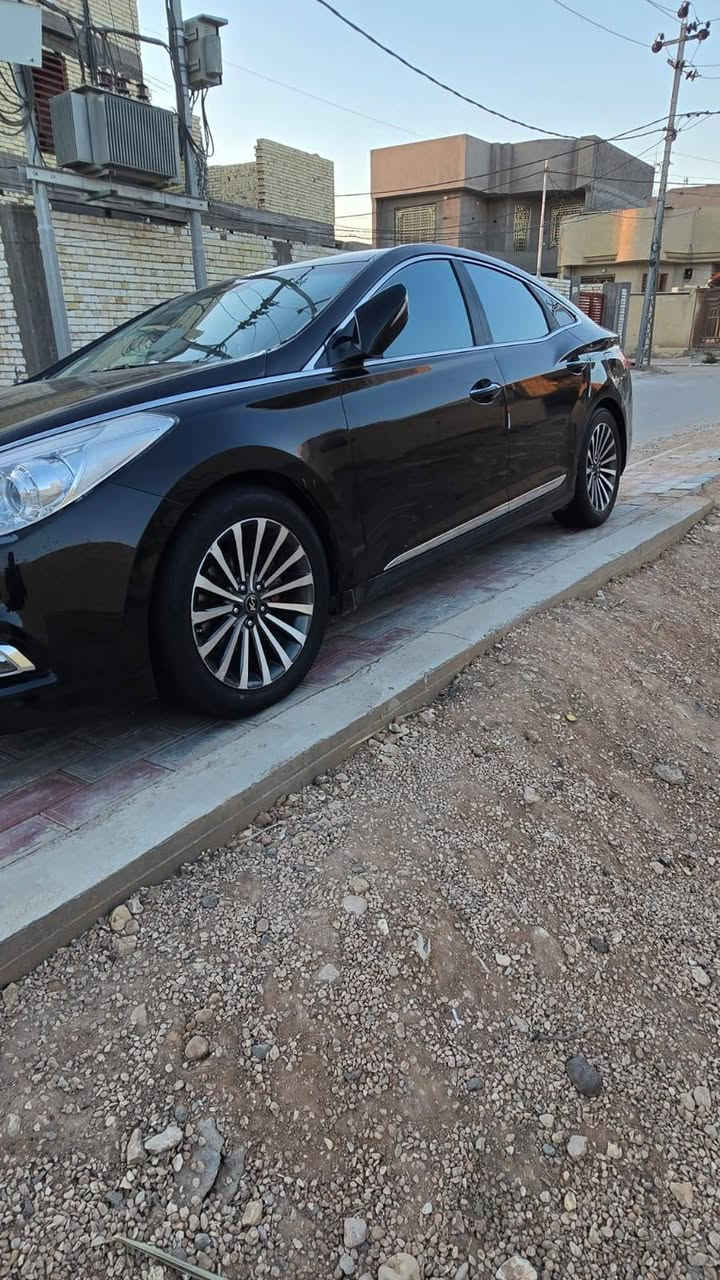 السلام عليكم ازيره
موديل 2014 وارد كوري خط واحد بنزين ....رقم اربيل جديد
سنويه 2030
كصه جنطه فقط 
 موصفات فول  
فول الفول مكينه 4.سلندر  ...2400 مكينه مامفتوحه شرط 
سيارة كفالة فقط مكان الكص  
مكينه وكير حداديه وتخم تاير تبريد غرفه الف ماذب عليه خير من الله .............................
سياره نضافته 💯 بل 💯 شكد ما توقع نضيفه وجاهزه 
موصفات السياره 
بصمه ابواب وتشغيل 
كشنات جلد
اناره داخليه مخفيه شركه
داخل ملكي للخير 
تدفئه  كشنات
قطعتين تبريد 
تحكم كشنات منفصل بل ابواب 
تحكم بيانو 
مري شفط نظام ترحيب
مري قلاب..............
شاشه كامره دواره 
عنده تقرب اناره داخليه 
فتح صندوق ذكي 
لدات خلفي 
حساس امامي خلفي 
نظام اصوات انفنتي 
لد مري جانبي 
حساس خلفي امامي 
يدات نيكل إشارات ترحيب جانبي 
دمام خلفي كولتي عالي 
دبل كزوو خلفي 
ويل كب 19 كرؤم......
------------------------------------------
مكان السياره كربلاء  ...................................
السعر 64  وبيه مجال .................
رقمي ***********
