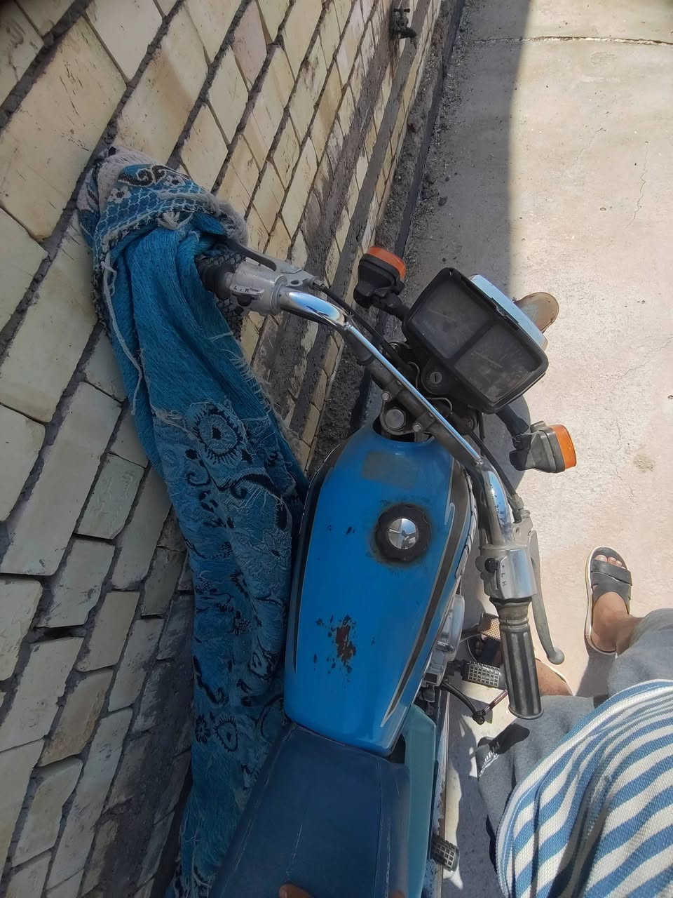 للبيع  200
مكينه مفتوحه
ولگير عطلان ابيعها عله وضعها
فحم يعني  اوراق موجوده
***********
