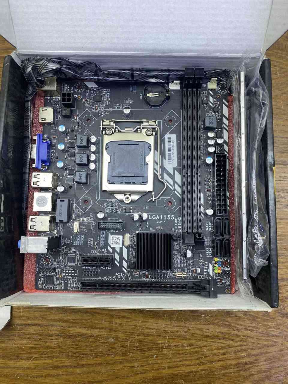 ماذر بورد Mother board

لوحة أم من نوع LGA 1155 V:2.0)، إليك التفاصيل الفنية

المواصفات الفنية (LGA 1155 H61)

هذه اللوحة تعتبر من اللوحات الاقتصادية المخصصة لمعالجات إنتل من الجيل الثاني والثالث.

• المقبس (Socket): LGA 1155.

• المعالج: تدعم معالجات Core i3, i5, i7 والـ Pentium/Celeron من الجيلين الثاني (Sandy Bridge) والثالث (Ivy Bridge).

• الذاكرة (RAM): تدعم DDR3 بفتحتين (غالباً حتى 16 جيجابايت).

• التخزين: منافذ SATA 2.0 (وبعض الإصدارات الصينية الحديثة تضيف منفذ M.2 NVMe).

• المنافذ: تحتوي عادةً على USB 2.0، ومنافذ عرض VGA و HDMI.

السعر : ٣٠.٠٠٠  مع التوصيل

#لوحة_أم #ماذربورد #قطع_حاسوب #كمبيوتر_جيمنج #العراق #بغداد #أربيل #البصرة #حاسبات_العراق #بيع_شراء_حاسبات #تقنية #إنتل #LGA1155 #H61 #تطوير_حاسبات #جيمنج_العراق #سوق_الحاسبات #أسعار_الحاسبات #أمازونياتي #قطع_غيار_كمبيوتر #PC_Gaming_Iraq #Motherboard #Intel #Hardware_Iraq


**إذا كنت صاحب هذا الإعلان وتريد حذفه لأي سبب، رجاءا أرسل رسالة إلى الدعم الفني**