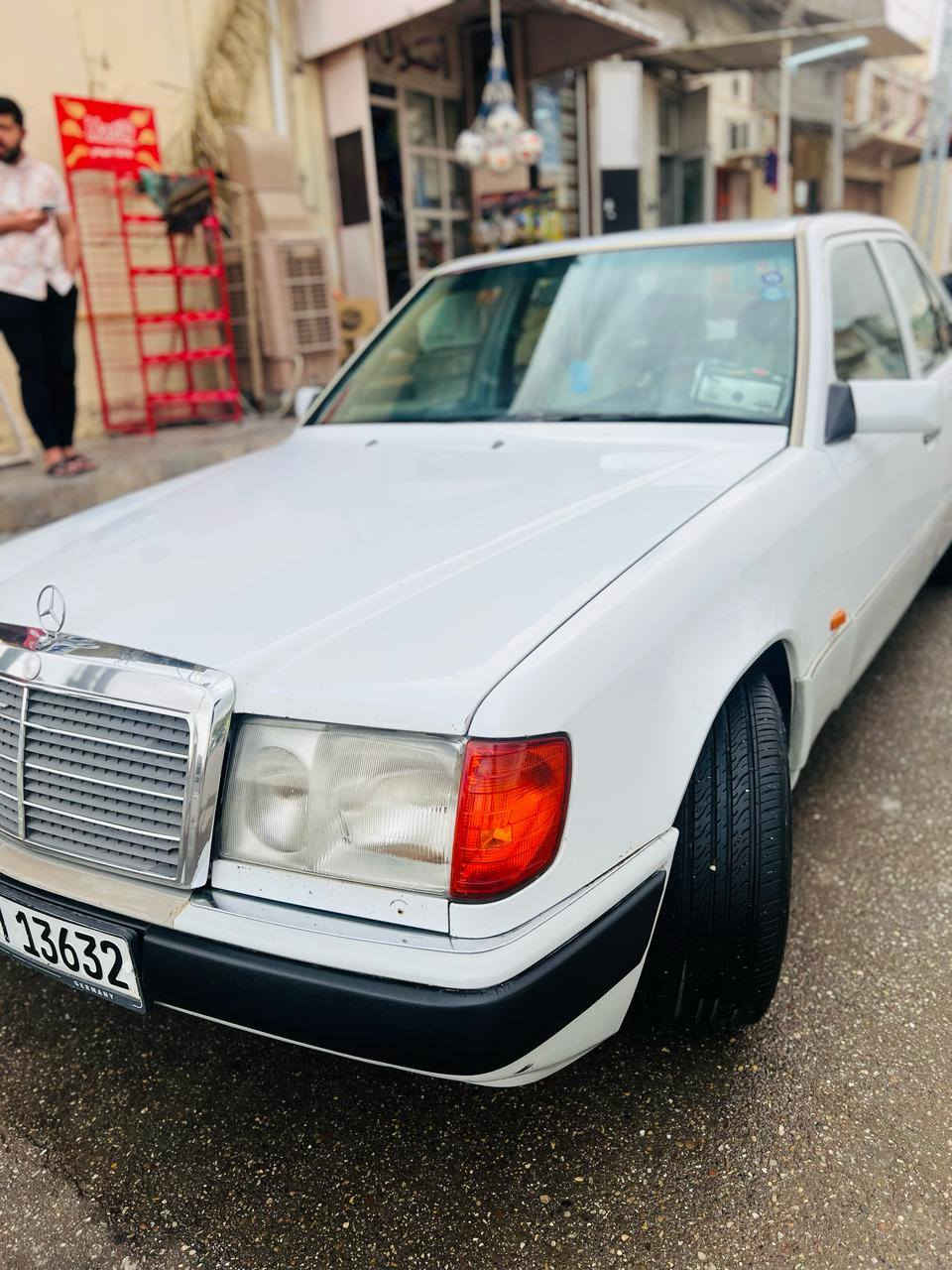 السلام عليكم ورحمه الله
مرسيدس بنز 1990
رقم سليمانية دولي
باسمي السنوية لل28
سياره كفالة عامة 
سنتر لوك 
سلايت طكتين 
اربعه جام كهرباء 
تخم تاير جديد 
ويل كب تفاحه 
محرك بطة 3000
كهربائيات كلها شغاله 
تبريد تدفئة شغال 
تحويل فقط ما اسوي وكالة 
سياره كفالة عامة من الصبغ والضربة 
سعر السيارة80وبيها مجال للشراي 
مكان السيارة ديالى جلولاء 
للاستفسار الاتصال على الرقم ***********
