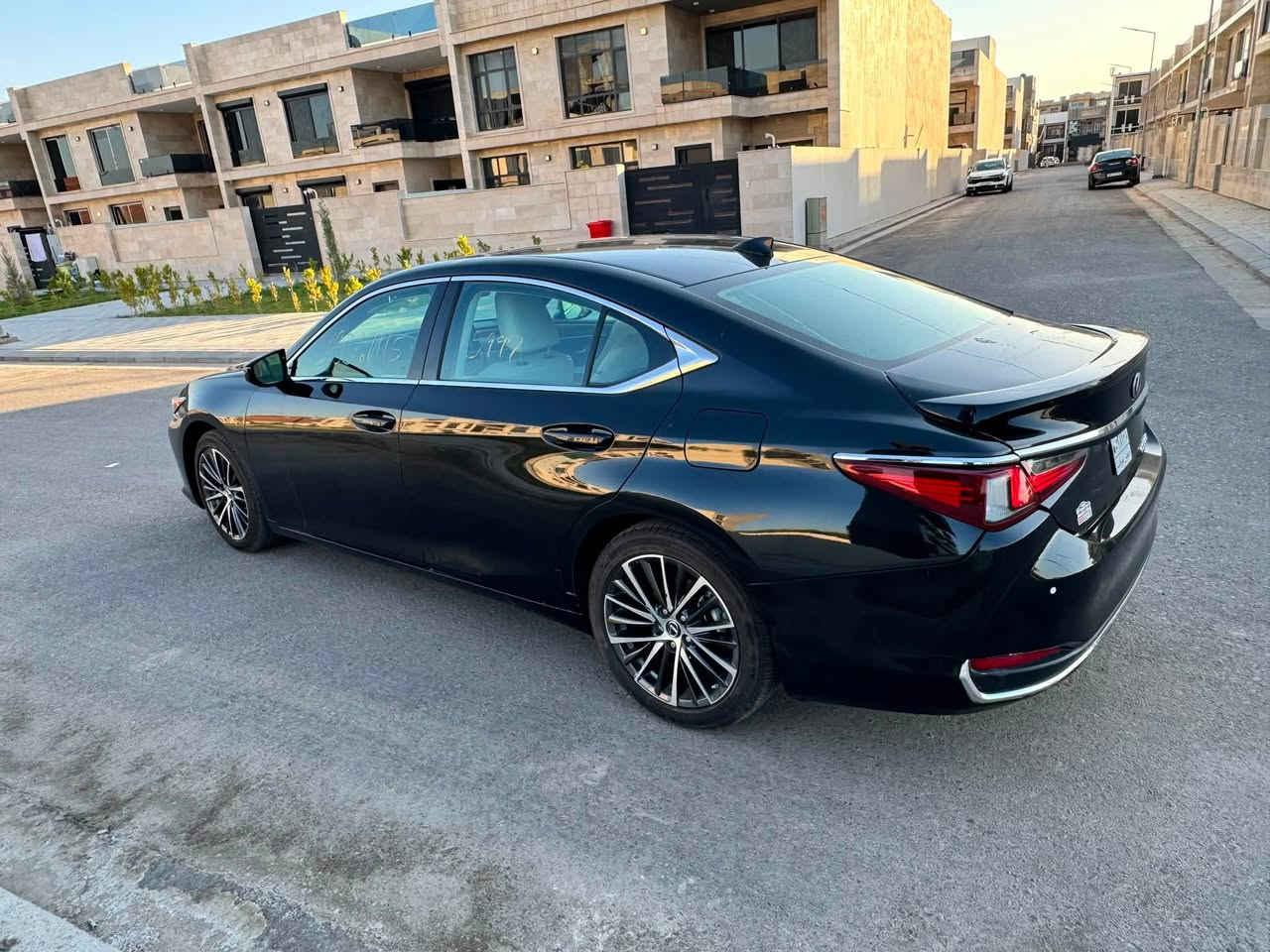 لكزس es300
2024
هايبرد

مقاعد كهربائية تدفئة تبريد (جلد)+ ميموري سيت +
فتحة سقف
تشغيل عن بعد ودخول ذكي
نظام الصوت 10 سماعات
مثبت سرعة راداري 
نظام المحافظة على المسار 
انظمة قيادة 3 (ايكو ،نورمال ، سبورت)
حساسات امامية خلفية
شحن وايرليس
داخل ابيض ملكي
داتا شو 
صندوك كهرباء 
السيارة فقط قطعة صبغ جاملغ خلفي يسار ايرباك فقط بردة بدون دواخل ورقم الشاصي والحادث ضمن الصور

ماشية 16 ميل 
 
السعر 283 وبي مجال بيسط 
تواصل ***********
مكان سيارة بغداد العامرية
