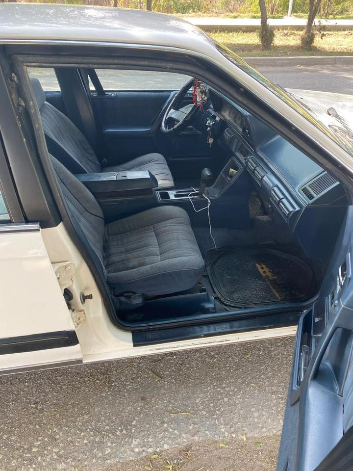 سلام عليكم لبيع اولدز موديل 90 كفاله عامه كير ومحرك وصبغ وتبديل ماشيه 130 حقيقي السعر 78 وبيه مجال الاستفسار ‭٠٧٧٢ ٣٦٦ ٤٨٣٩‬
