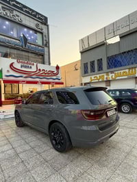 فول اوبشن • مقاعد جلد وكنتارا • شاحن لاسلكي