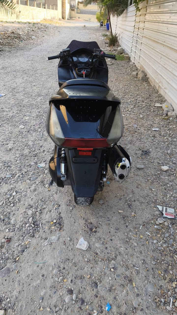 سلفر ونج 400 دراجه نكره سلف شلعه ومعدل 180 كهربائيات دبلات كلجات كلها خير من الله الدراجه فقط بيها دخان من بارده مكاني بغداد الشعلة السعر 9اوراق اشراي يتصل ***********
