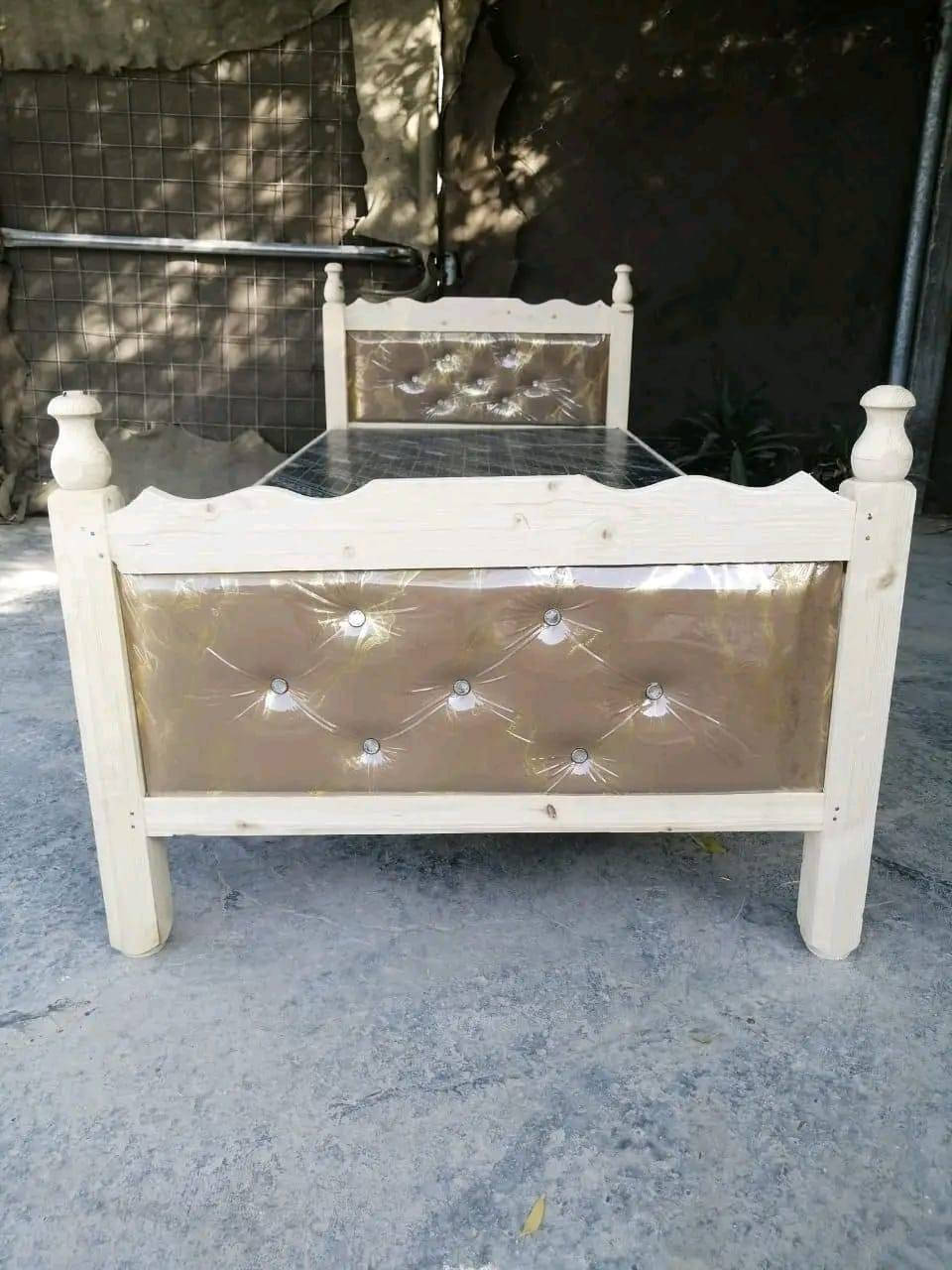 السلام عليكم 
سرير ابو دوشمه ودبل دوشمه حطاطه جديد سعرهن من ٤٥ إلى ٦٠ 
جزامه حجم كبيره سعر ٦٠ حجم صغير ٣٠
مصليه جديد سعر ٣٠ نهايته 
مكان بعقوبه شارع تحرير بهرز مجاور قاعات بيانو مقابيل مستشفى الحياه استفسار *********** يوجد خدمه توصيل
