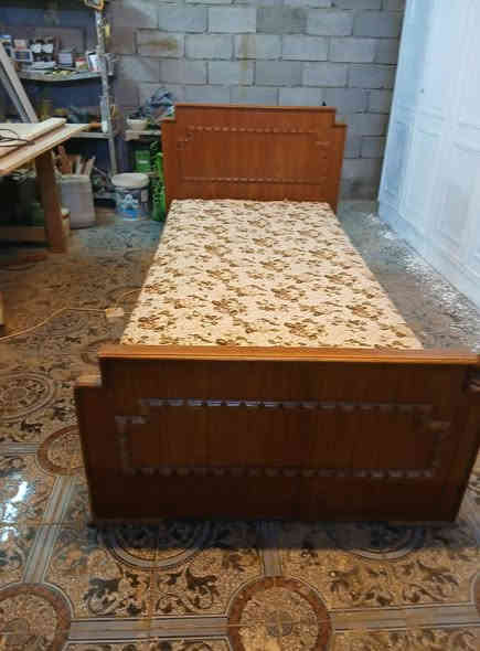 غراض مستعمله نظيفه جدا للبيع كلمن وسعره المراسله خاص او الاتصال ***********مكاني بغداد
