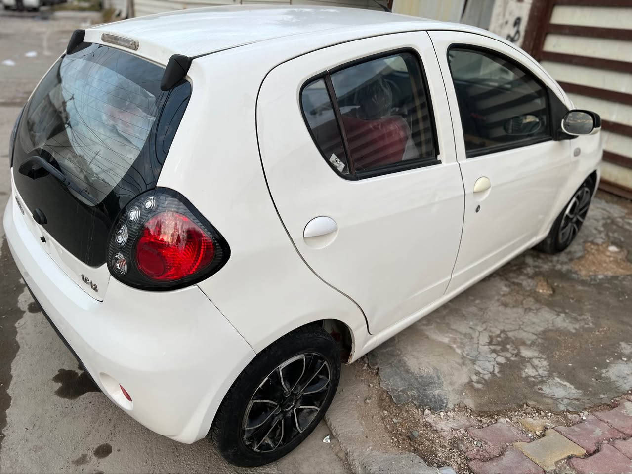 باندى 2012 جديده
كير اوتماتيك 
مشروع وطني بغداد 
مكانها حي عامل بغداد
السعر 48$ بيها مجال 
*********** بغداد, العراق
