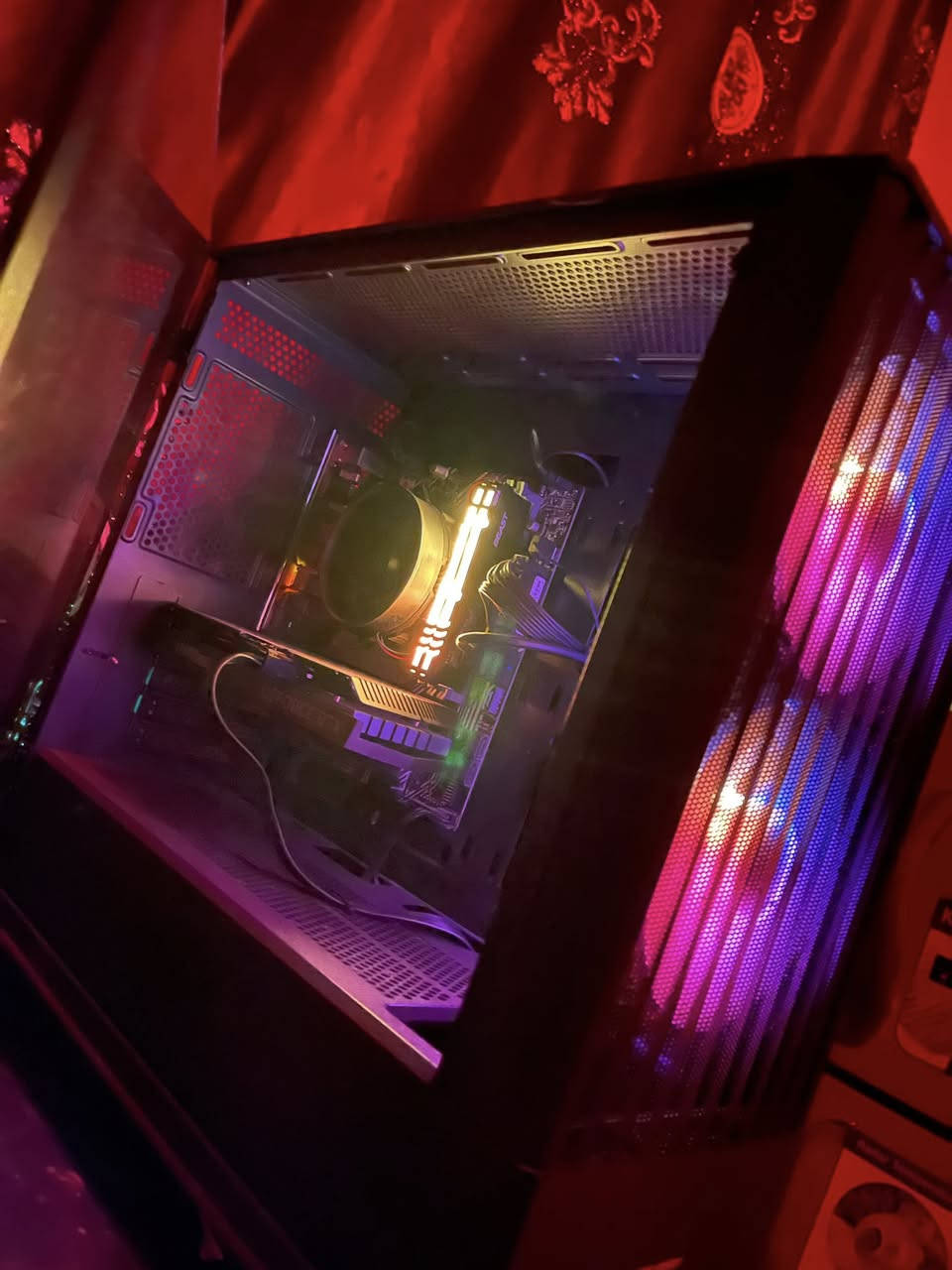 السلام عليكم تجميعه PC للبيع مستخدمه نضيفه مابيها عيوب وجاهزه (سبب البيع تغيير فقط ) تواصل خاص ونتفاهم على السعر


**إذا كنت صاحب هذا الإعلان وتريد حذفه لأي سبب، رجاءا أرسل رسالة إلى الدعم الفني**