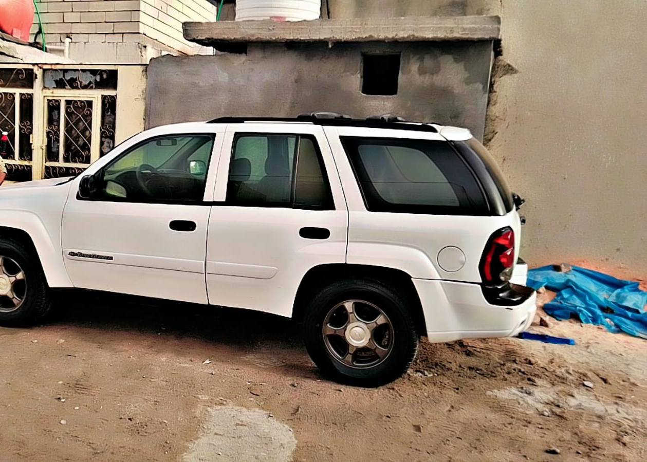 شوفرليت بلايزر2004نضيف من كلشي بصرة بأسمي
السعر 90 ورقة المكان البصرة الزبير 
هاتف ***********او***********
