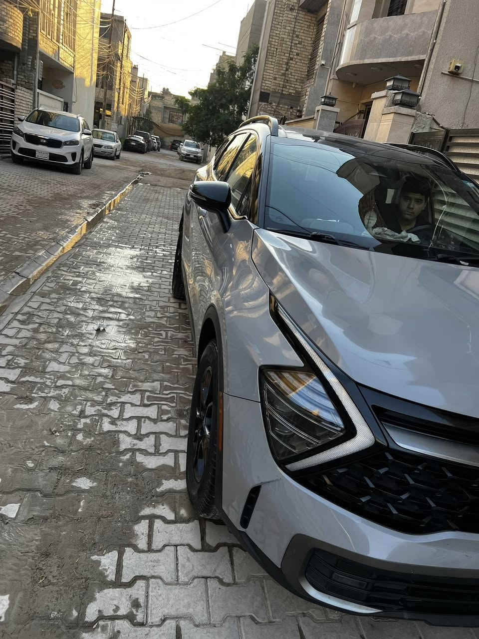 السلام عليكم كيا سبورتج موديل 2024 محرك 2500 ماشية 23 الف كيلو مو ميل فئة اكس برو سيارة جديدة مال جناي مكان السيارة بغداد الدورة هاتف ***********
