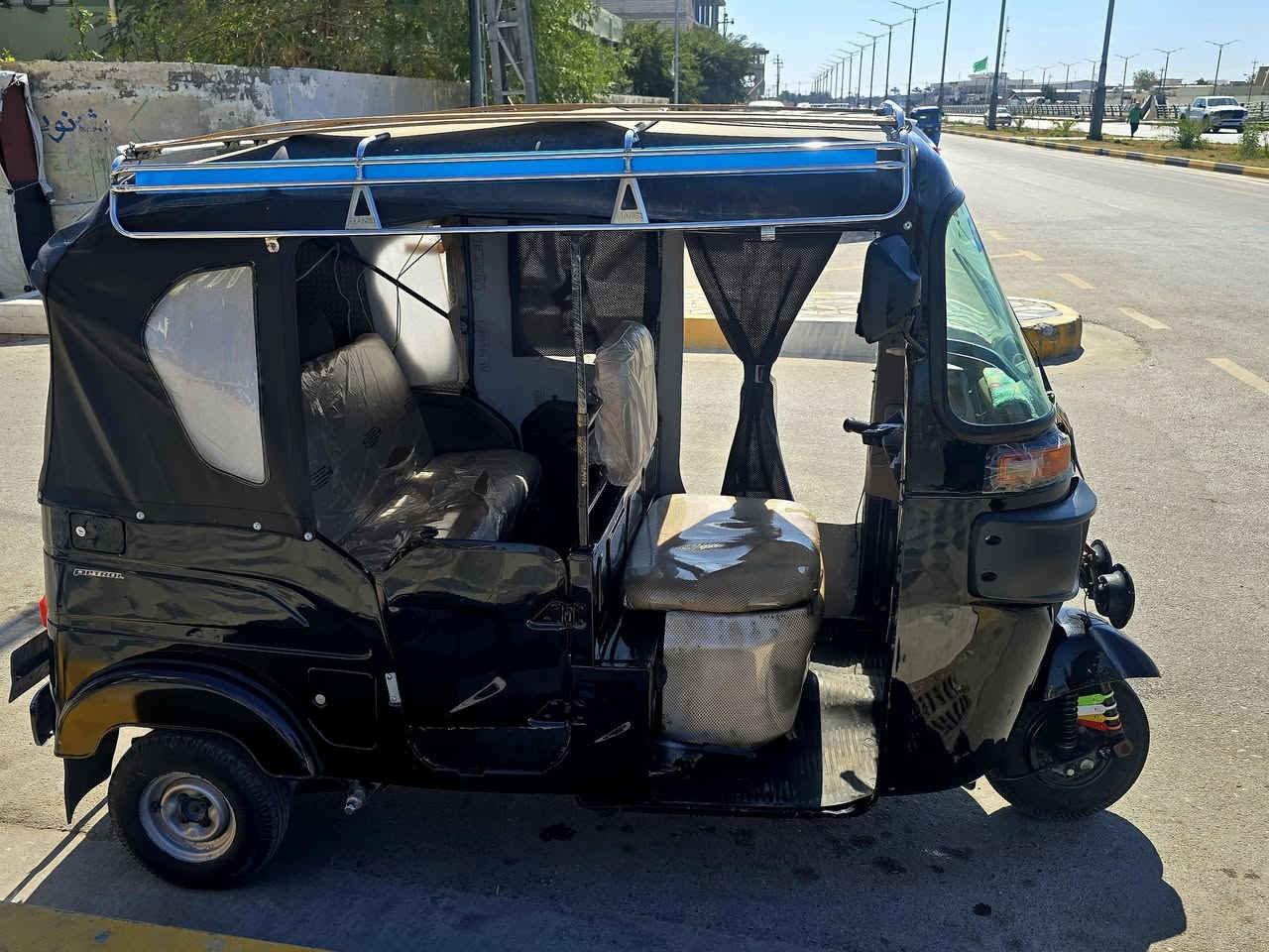 السلام عليكم للبيع تكتك موديل 2022 تكتك كامله مكمله كبل للشارع كهربائيات كامله محرك واكسل كفاله ما ناقصها اي شي اذا مو شراي لا اتعبني السعر ٨٨٥٠ وبيها مجال بسيط حك الجيه شراي اتصل ع الرقم / ***********
