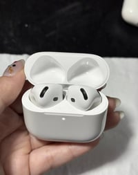 Air pods 4 (ANC) نسخة العزل  قطعة نظيفة جداً استيراد علي إكسبريس قطعة ...