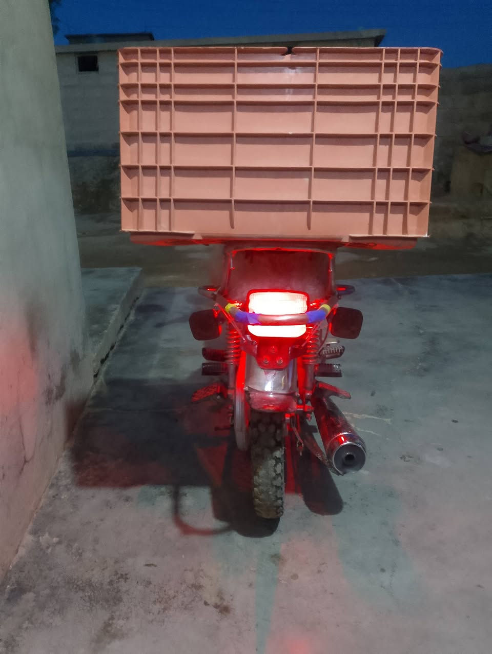 السلام عليكم ماطور تايكر موديل 2020 محرك مامفتوح شرط كلشي شغال 

اتصل وتدلل *********** السعر 475 وبي مجال
