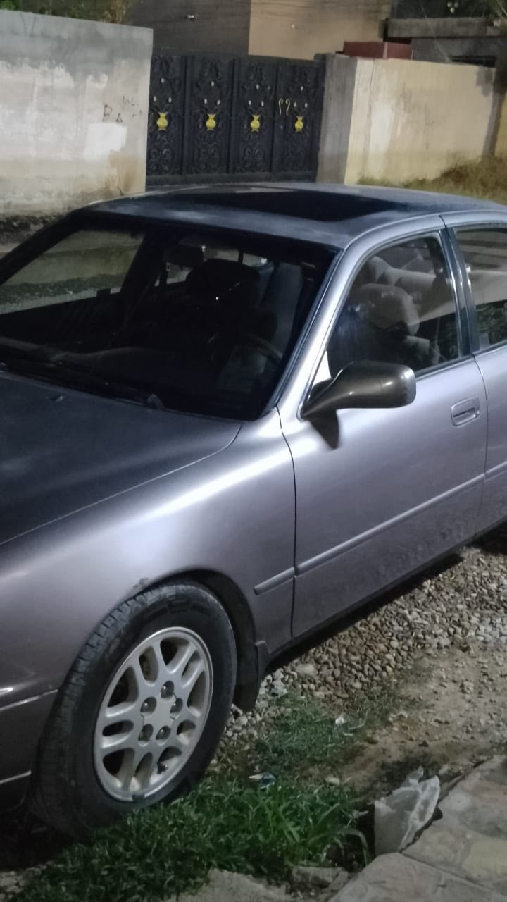 للبيع كامري موديل 92
السيارة مكفولة كفالة عامة من الصبغ والتبديل 
كير و المحرك مكفولات على وضع الشركة
رقم صلاح الدين دولي 
المحرك حجم 3000 بلادي 

📍مكان السيارة تكريت 
السعر 65 ورقة 
***********
