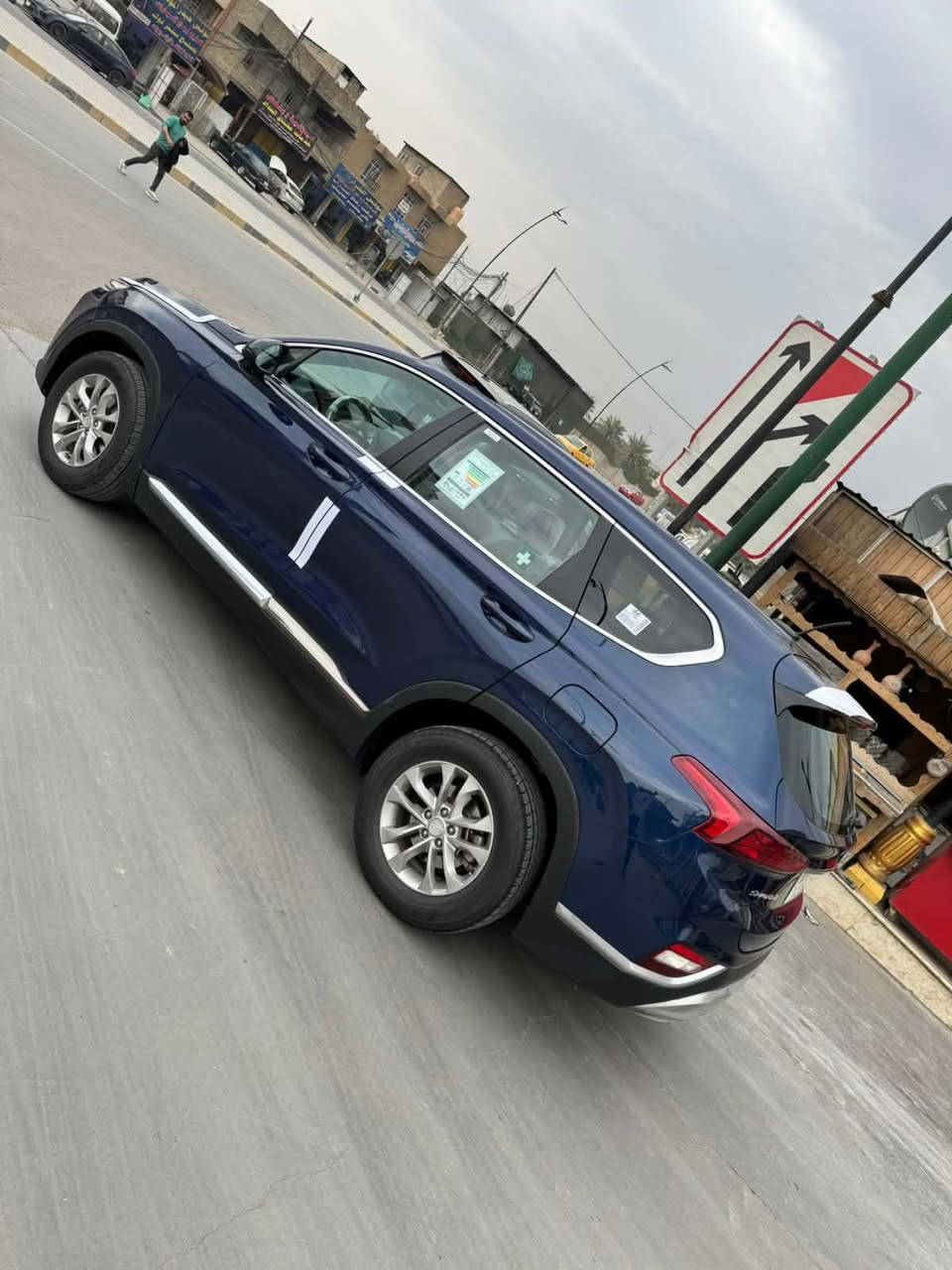 السلام عليكم
سنتافيه موديل 19 بغداد نكليزي تحويل شرط 
 
حادثها جاملغ وبنيد بدون دواخل  فقط
مكينه وكير وتبريد وحداديه لوك.   

مواصفات 
شاشه كامره
تحكم ستيرن جيهتين
مانع نزلاغ 
ثلاث انضمه قياده 
نضمام ايكو 
ويل كب كروم 
اربعه سلندر. 5راكب.  

مراوس يرهم.  مكاني بغداد. 

السعر انتصال وتدلل

***********
