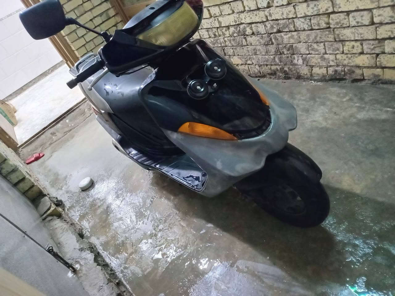 ياماها فضائي فراشة سرعه ١٠٠ ياباني اصلي كفاله عامه من كلشي دراجه برغي ما مفتوح بية وكله بلادية وكله شغاله اي نقص مابية  صاله ٦اشهر نزلته رنبة على ايدي محرك مكفول اوراق كامله السعر قفل ٥٥٠ مكاني مدينه الصدر ***********
