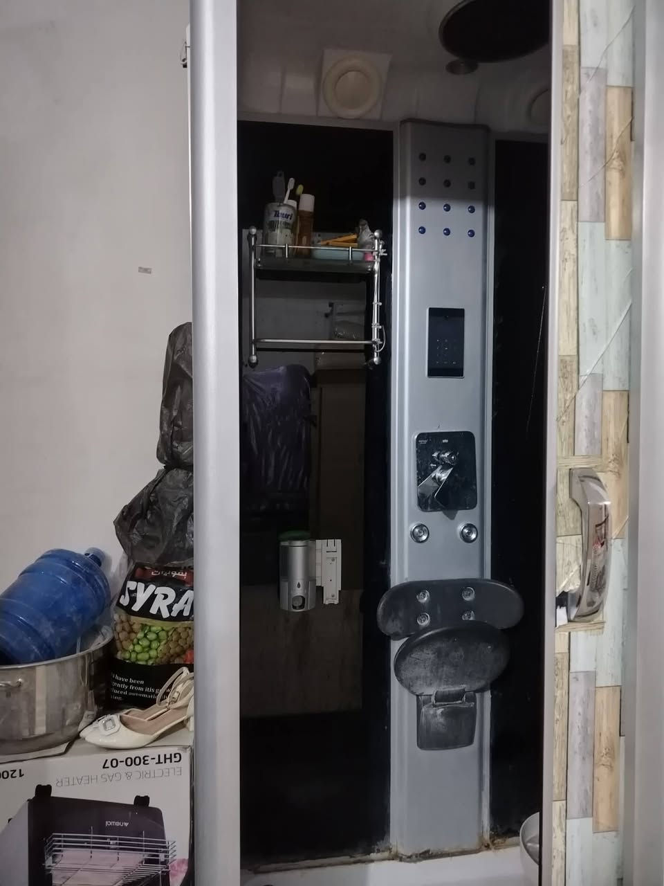 🚿 كابينة شاور (جاكوزي) للبيع بحالة جيدة، مع أبواب سلايد وإكسسوارات داخلية، مناسب للبيت أو الشقة. تم فكه وجاهز للنقل والتركيب. المعاينة خير دليل.
💰 السعر: 250 ألف دينار قابل للتفاوض بالمعقول.


**إذا كنت صاحب هذا الإعلان وتريد حذفه لأي سبب، رجاءا أرسل رسالة إلى الدعم الفني**